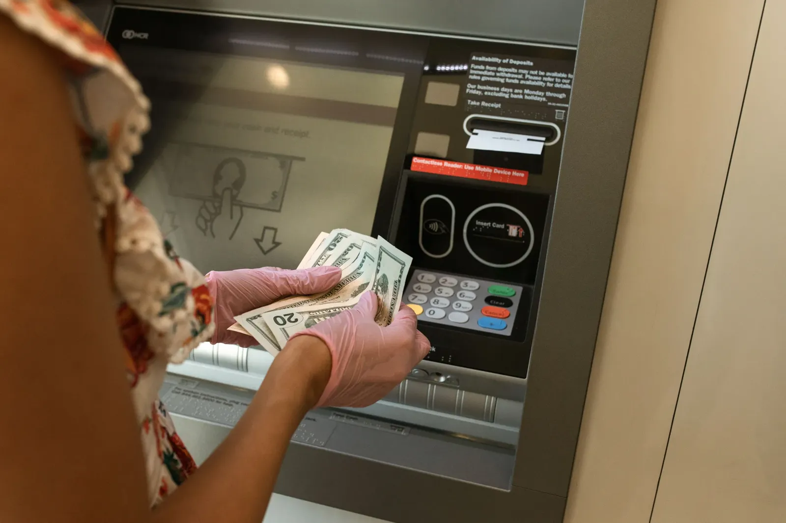 Illustration explaining how FDIC and NCUA deposit insurance protects bank accounts