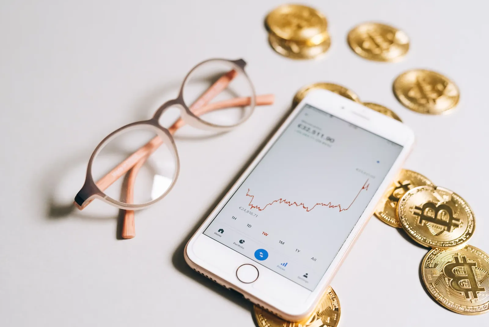 Beginner researching cryptocurrency risks and basics before investing